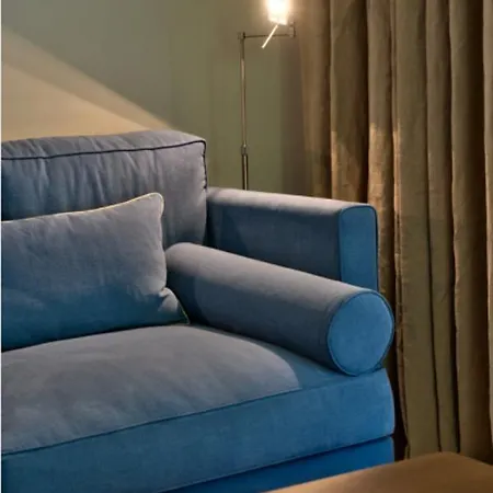 One Bed Just Minutes Walk From The Croisette And The Palais In A Secure 1693 Appartement